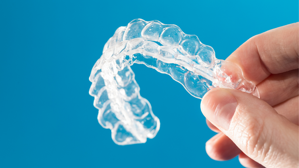 GUARDCLEAN OFFERS CLEAR BRACE-WEARERS, A CONVENIENT, CHEMICAL-FREE SOLUTION TO BETTER HYGIENE AND OVERALL HEALTH